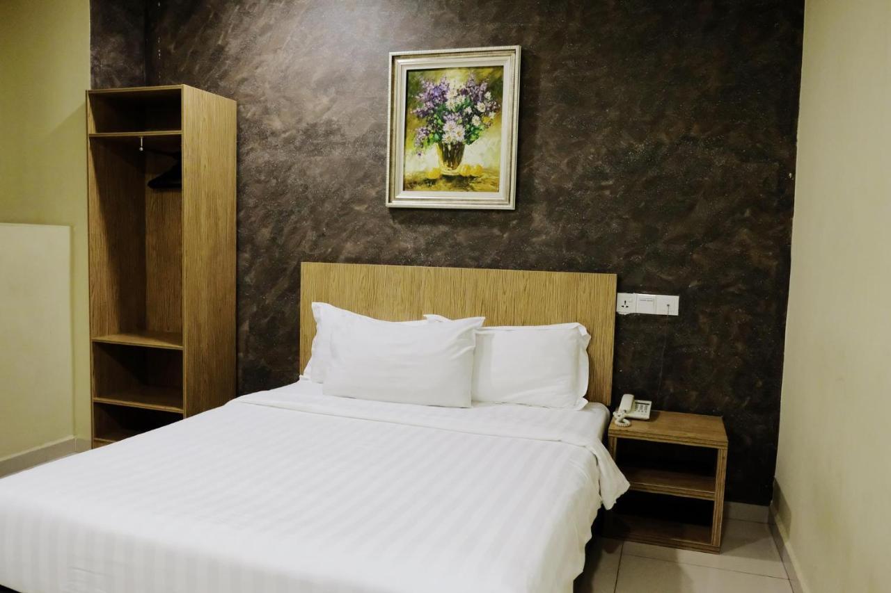 Era Plus Hotel Seri Kembangan Zewnętrze zdjęcie
