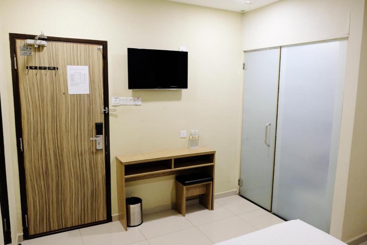 Era Plus Hotel Seri Kembangan Zewnętrze zdjęcie