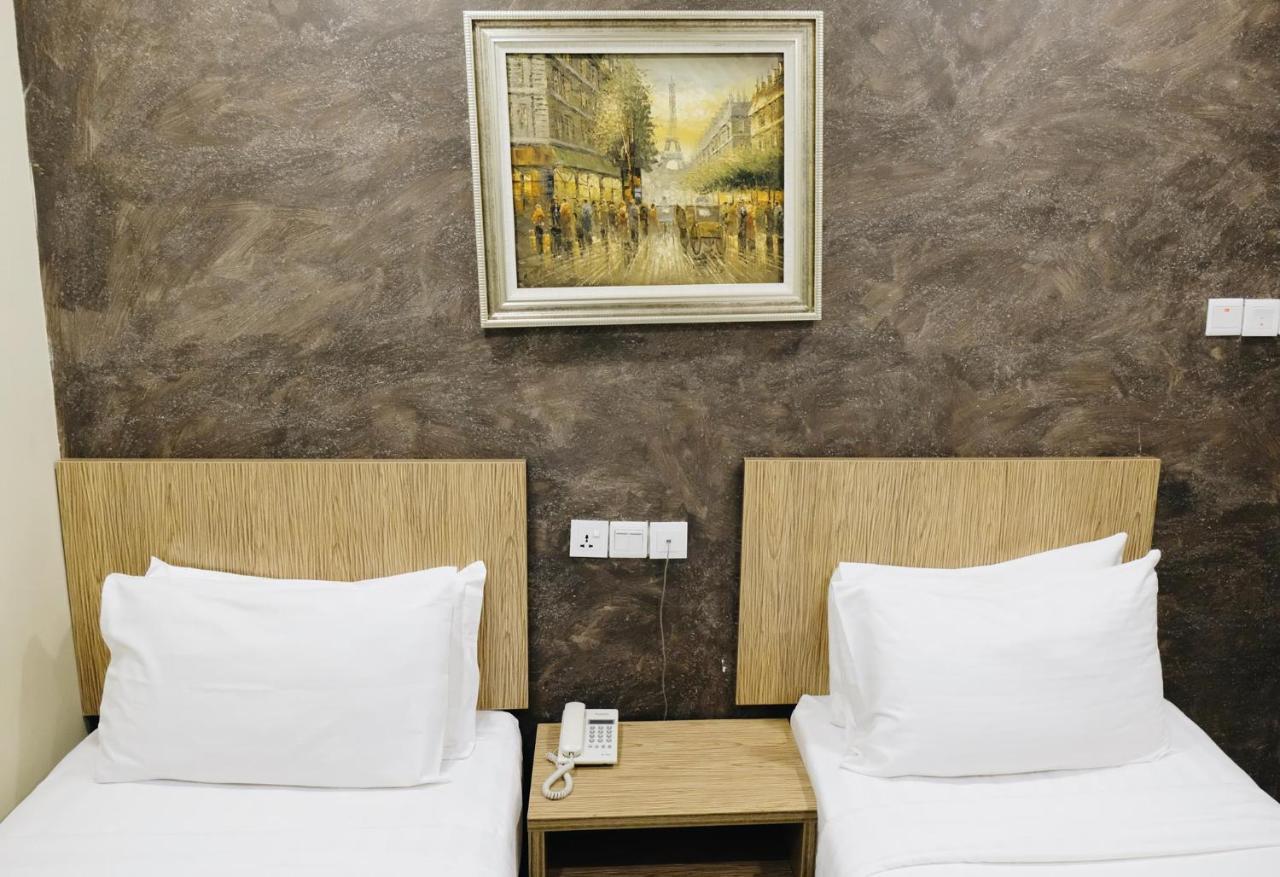 Era Plus Hotel Seri Kembangan Zewnętrze zdjęcie