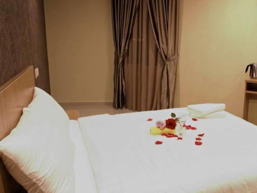 Era Plus Hotel Seri Kembangan Zewnętrze zdjęcie